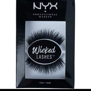 NYX Wicked Lashes WL04 MALEVOLENT NIB